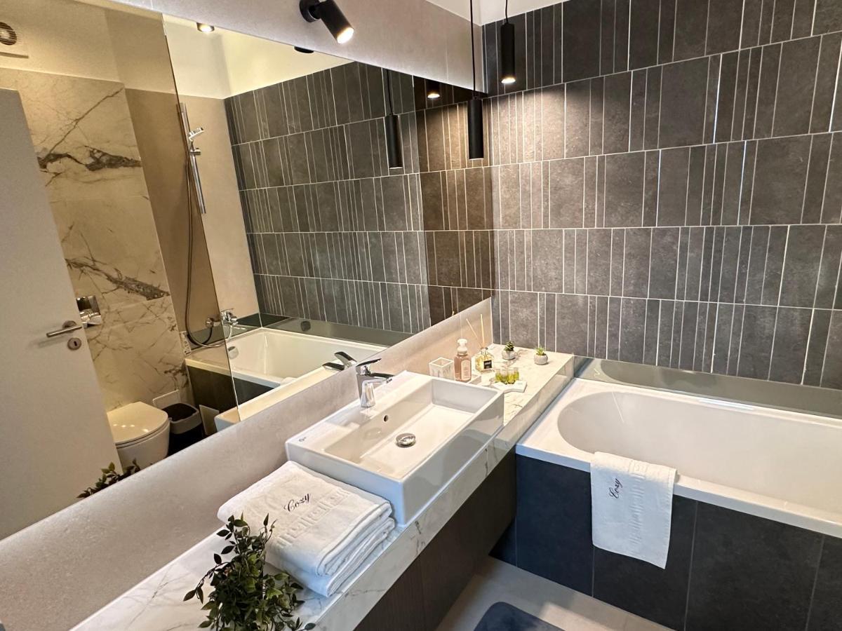 Urban Luxury Flats - Cozy Apartments At Coresi Mall #Braşov Eksteriør billede